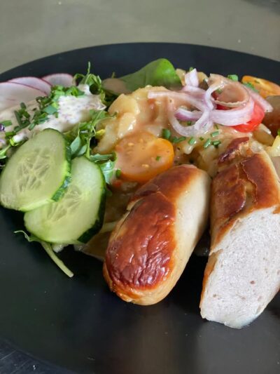 Bratwurst mit Kartoffelsalat, gab es bei uns letzte Woche.
